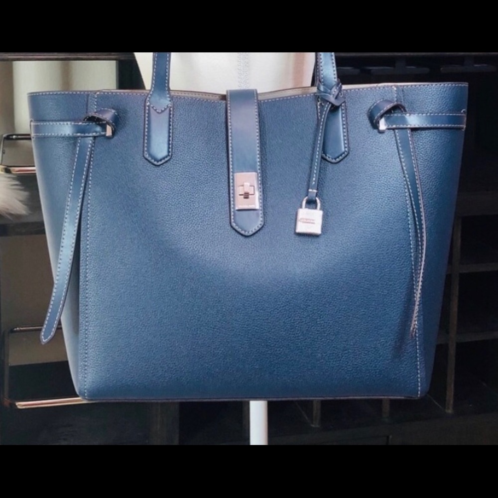 1PC Micheal Kors Cassie Large Tote